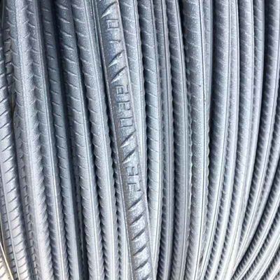 Rebar de aço laminado a quente ASTM BS449 B500b JIS DIN488 6m 9m 12m Rebar de aço deformado para construção a preços acessíveis