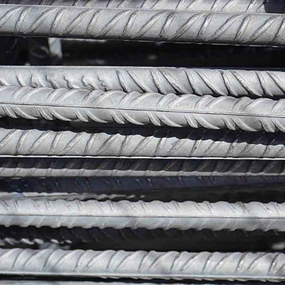 8 mm 10 mm 14 mm 16 mm 32 mm Rebares de aço de barras deformadas de produção Fornecimento com tolerância ± 1% Rebares de aço com nervuras quentes