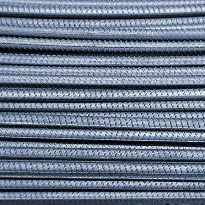 HRB335 Rebar de aço de reforço de alto carbono deformado para construção de pontes e construção de aplicações principais