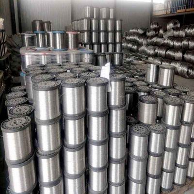 Revestimento de PVC galvanizado a quente 2mn fio de aço carbono 0,6-10mm de diâmetro para cerca personalizada