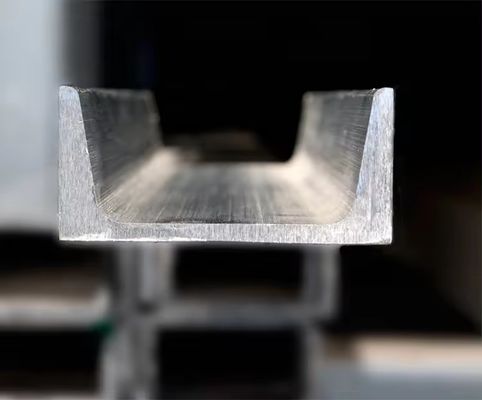 Seções de canais de aço de peso leve laminadas a quente com comprimento conforme os requisitos do cliente