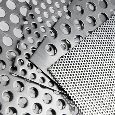 Oficina de alta pureza de folhas de metal perforadas com buracos em ranhuras com superfície NO.1/2B/BA/NO.4/8K/SB/HL/em gravura/gravada/decorada