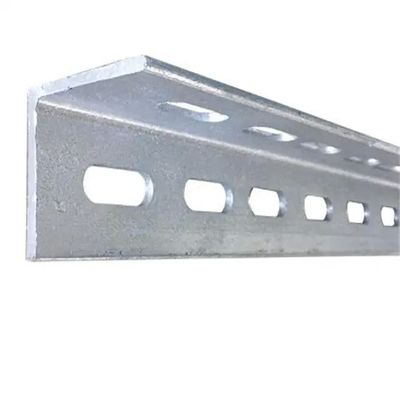 Barras de aço de ferro não ligado galvanizadas a quente em ângulo L com buraco para construção AiSi ASTM bs DIN GB JIS EN padronizado