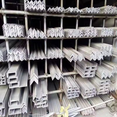 Ms Ângulos de aço para superfícies planas de aço suave ASTM 572 Gr50 Peso leve 50*50*6 16 Gauge