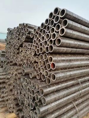 Tubos sem costura não oleados de aço carbono ASME B36.10 MS Tubos para usos industriais