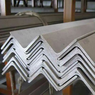 Grau de construção Q195-Q420 Série galvanizado a quente Barras de aço planas e de ângulo L com buraco 50x50x10 S235JRG