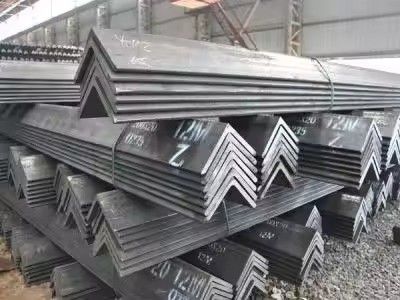 Barras angulares de aço leve ASTM a36 a53 Q235 Q345 aço galvanizado de ferro para sistemas de suporte de edifícios